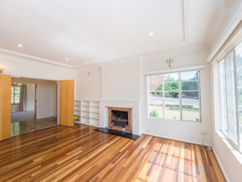 9 Evans Crescent, Griffith ACT 2603