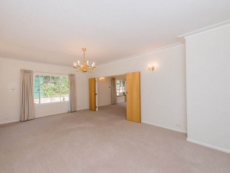9 Evans Crescent, Griffith ACT 2603