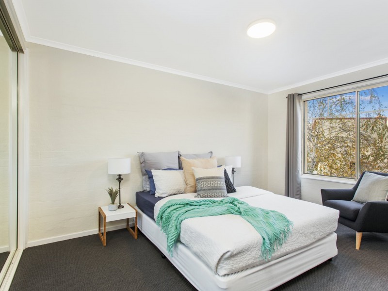 11/10 Tank Street, Phillip ACT 2606