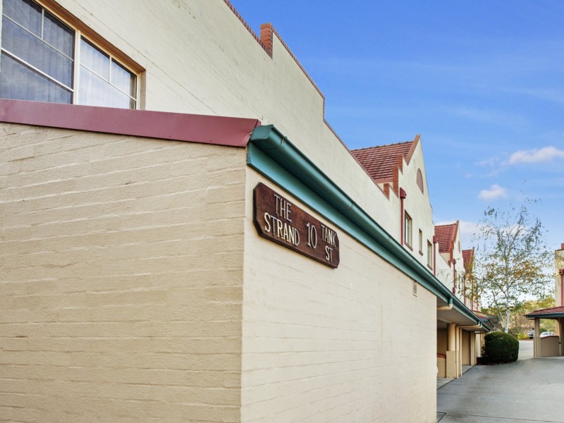 11/10 Tank Street, Phillip ACT 2606