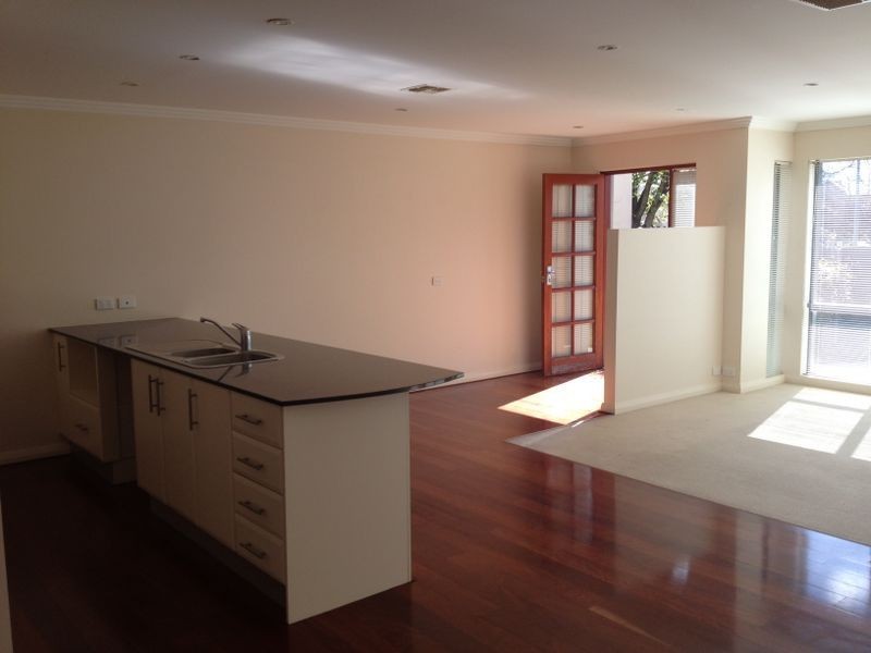 2/38 Ipima Street, Braddon ACT 2612