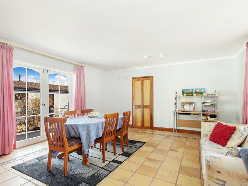 14 Lynch Street, Hughes ACT 2605