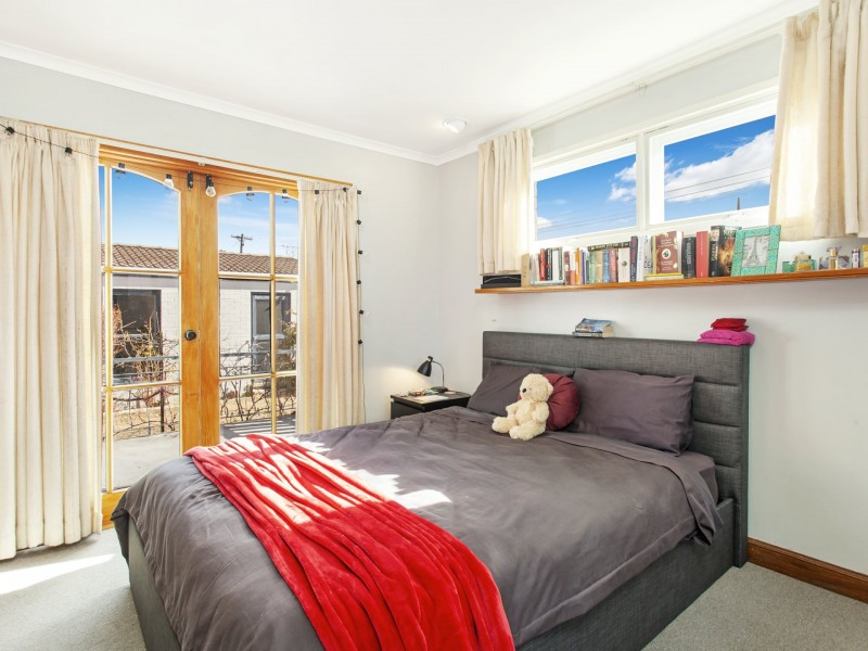 14 Lynch Street, Hughes ACT 2605