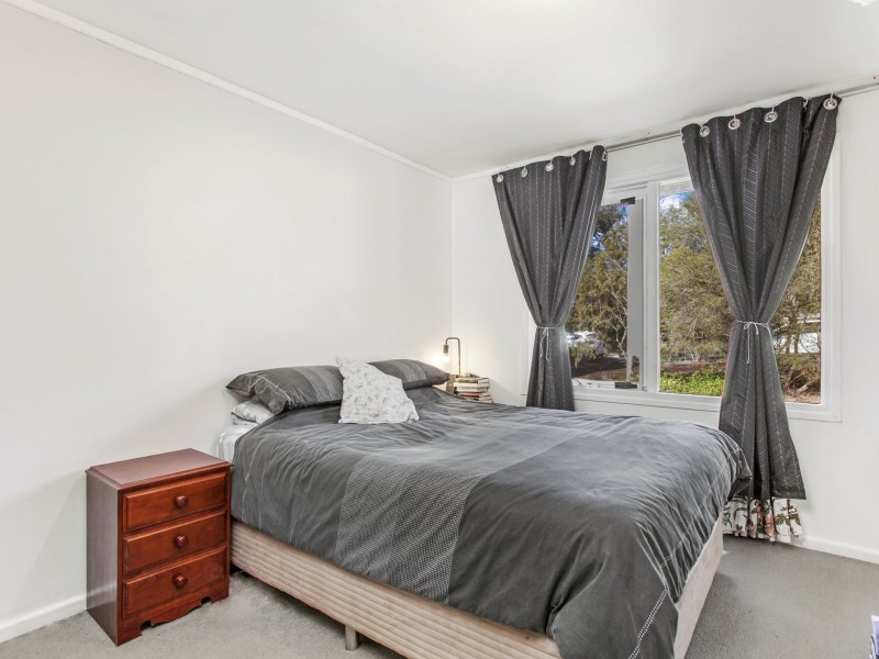 14 Lynch Street, Hughes ACT 2605