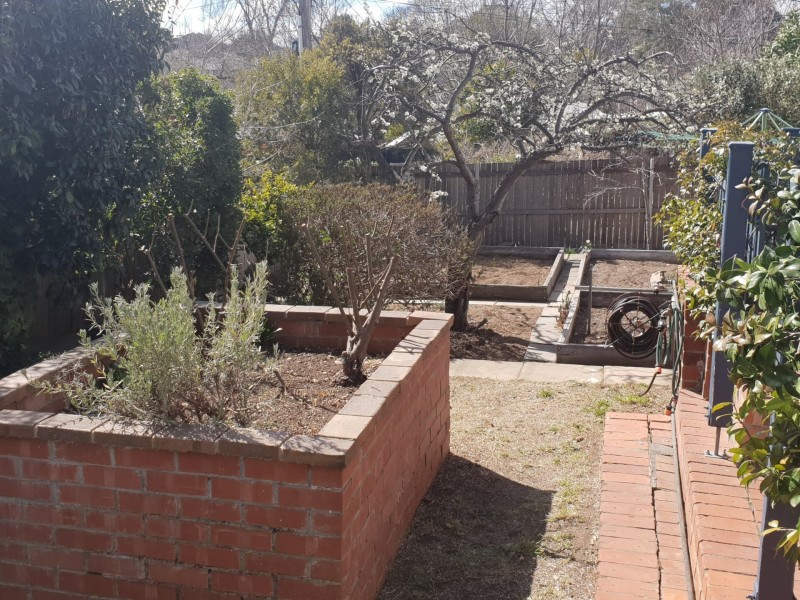 14 Lynch Street, Hughes ACT 2605