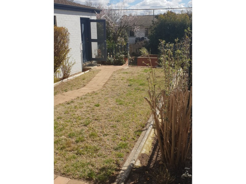 14 Lynch Street, Hughes ACT 2605
