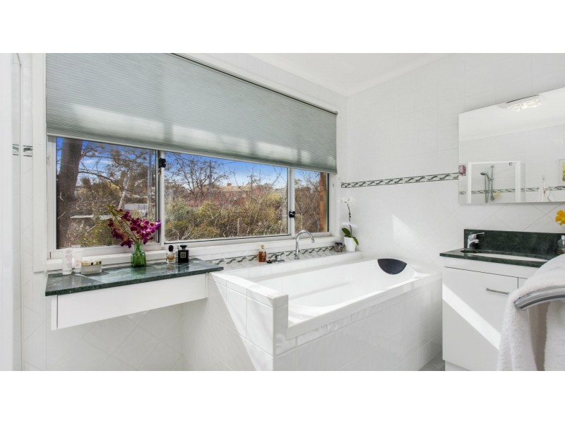 68 Hampton Circuit, Yarralumla ACT 2600