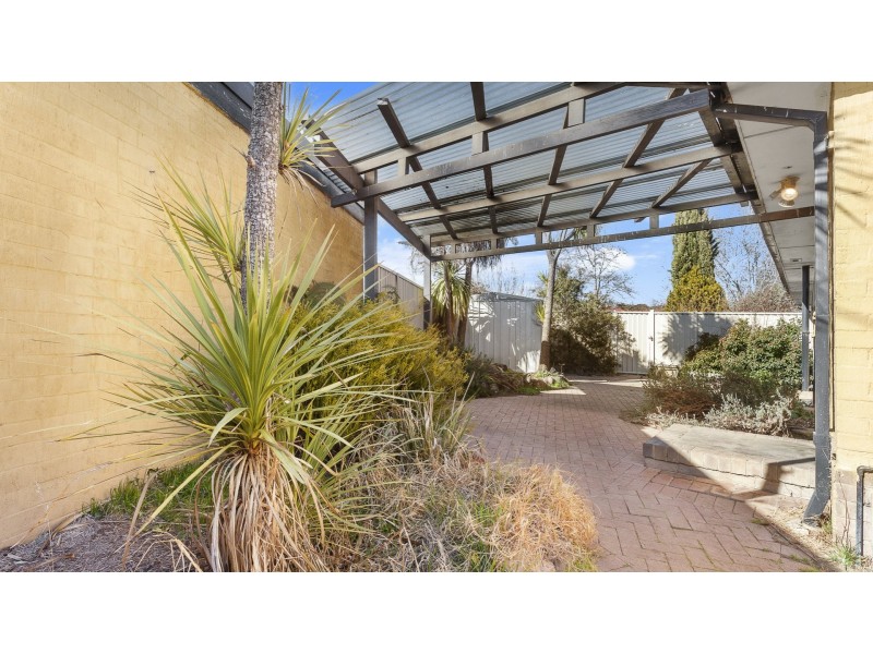 3 Narambi Street, Narrabundah ACT 2604