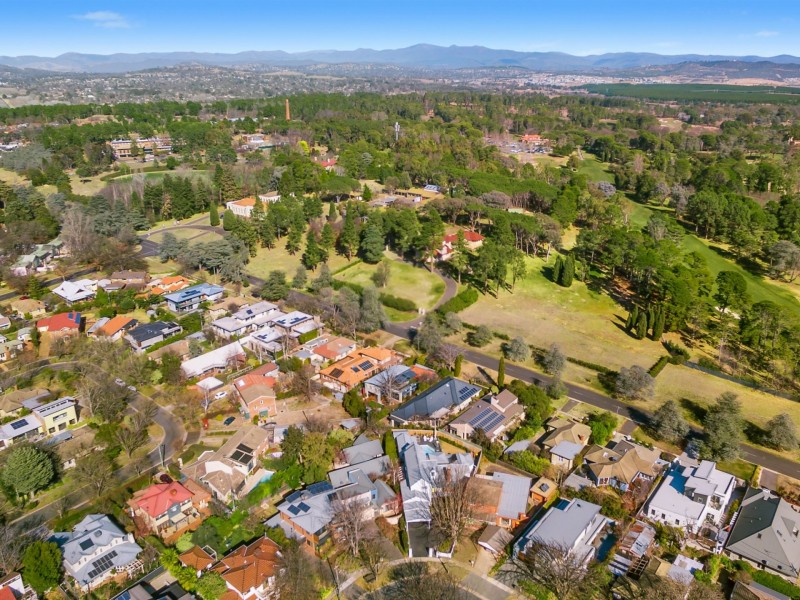 17 Bailey Place, Yarralumla ACT 2600