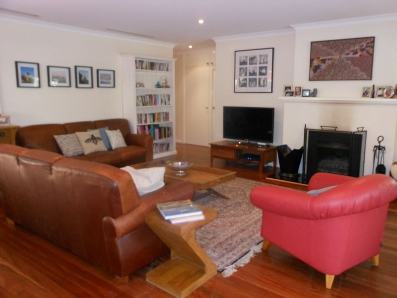 19 Finniss Crescent, Narrabundah ACT 2604