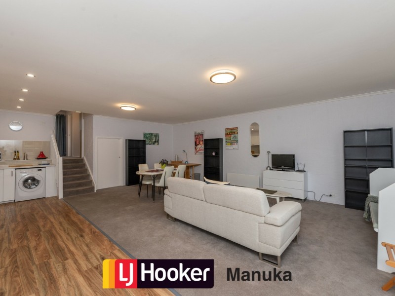 18 Bootle Place, Phillip ACT 2606