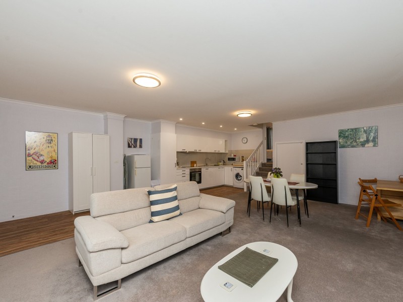 18 Bootle Place, Phillip ACT 2606