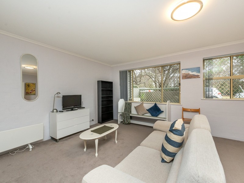 18 Bootle Place, Phillip ACT 2606
