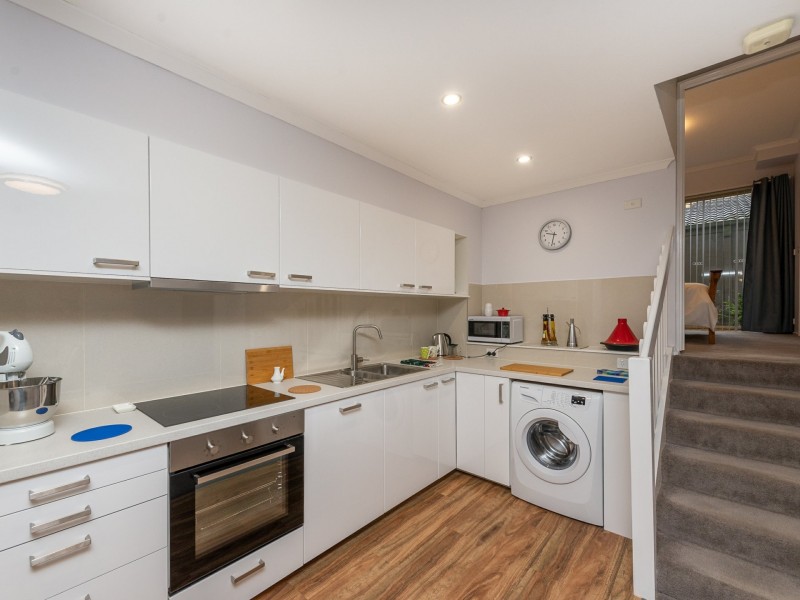 18 Bootle Place, Phillip ACT 2606