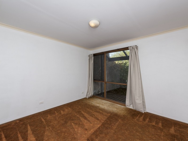 105 Barnet Close, Swinger Hill ACT 2606