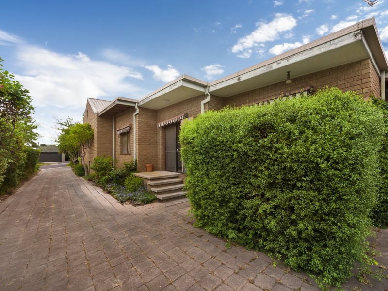 80 Buxton Street, Deakin ACT 2600