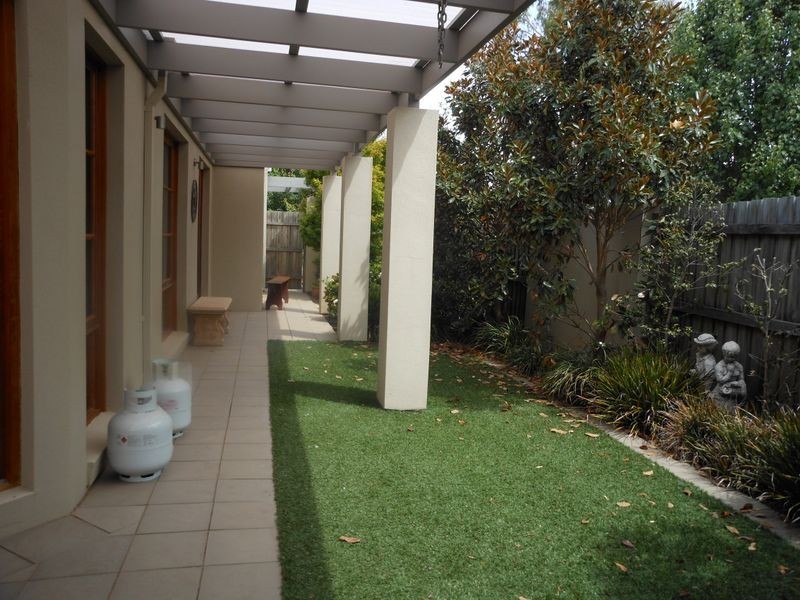 83 Newdegate Street, Deakin ACT 2600