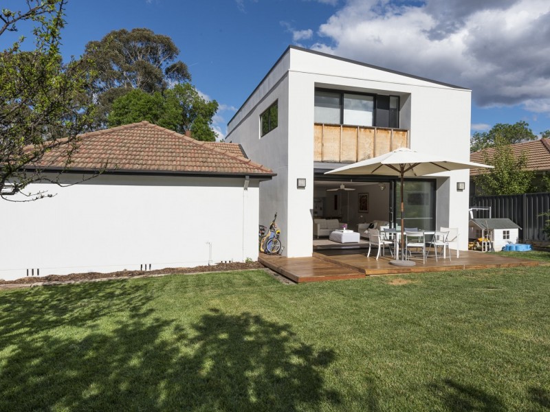 11 Loch Street, Yarralumla ACT 2600