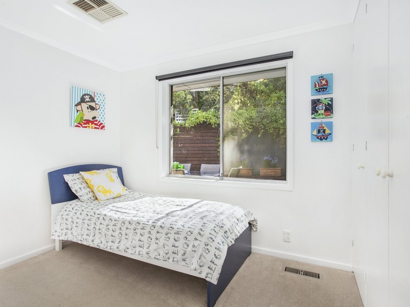 22 Laseron Place, Mawson ACT 2607