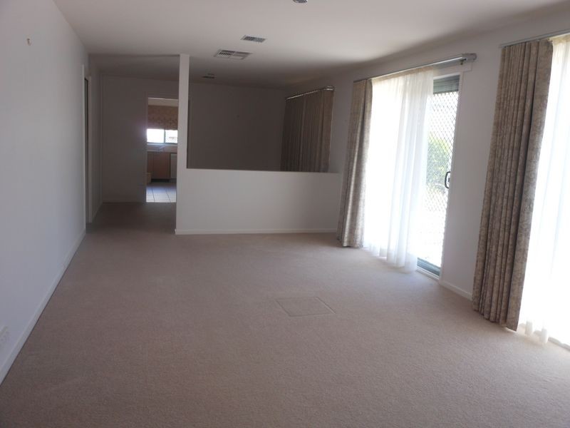 21/3 Hansen Circuit, Isaacs ACT 2607