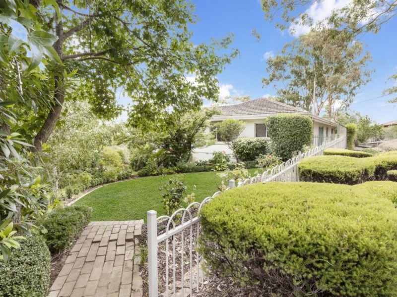 9 Bonwick Place, Garran ACT 2605