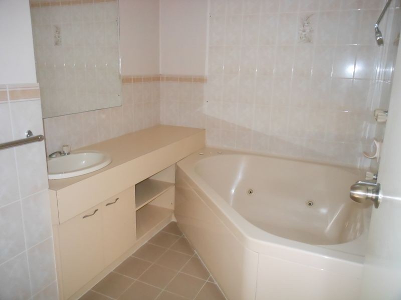 9 Dods Place, Greenway ACT 2900