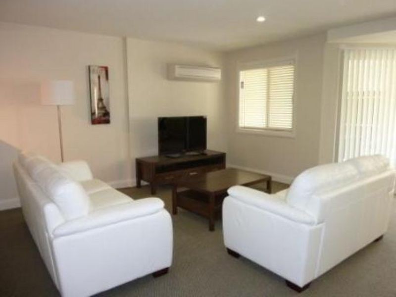 42/7 Empire Circuit, Forrest ACT 2603