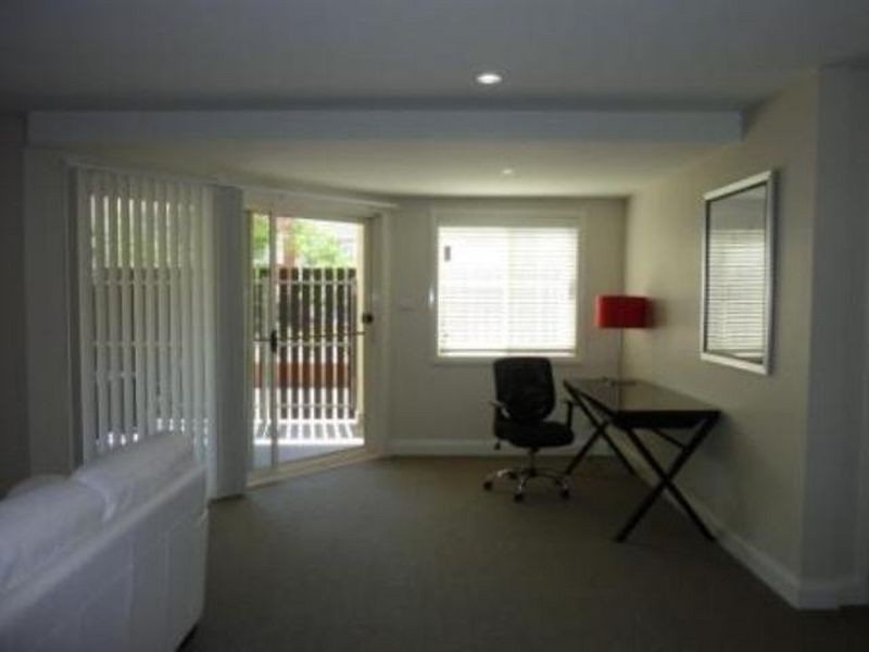 42/7 Empire Circuit, Forrest ACT 2603