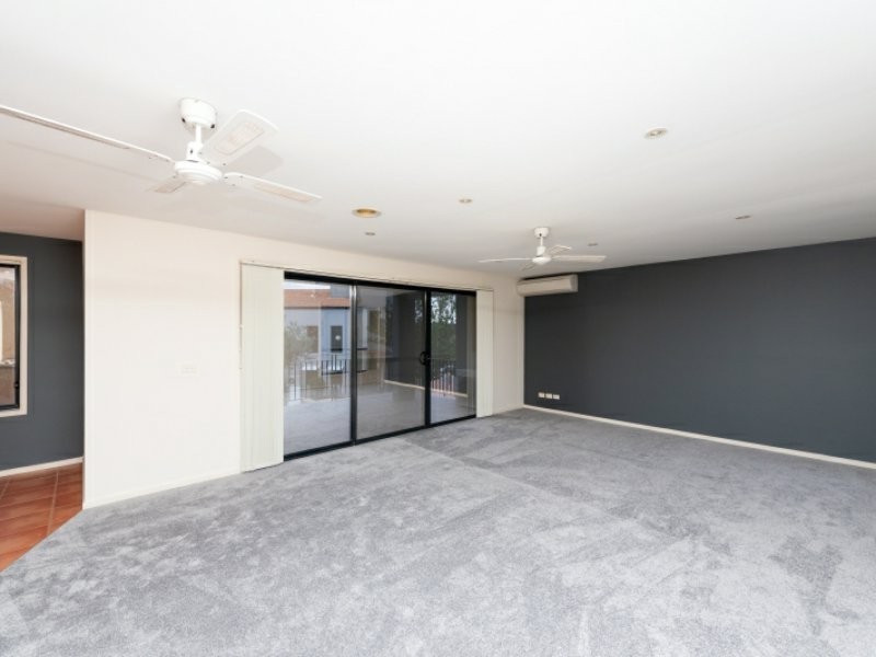 32 Winarlia Lane, Gungahlin ACT 2912