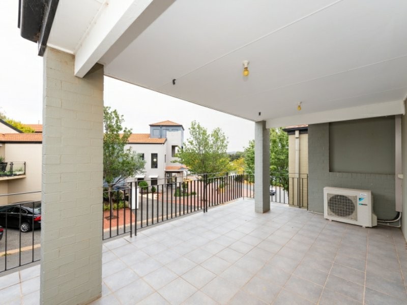 32 Winarlia Lane, Gungahlin ACT 2912