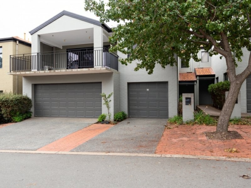 32 Winarlia Lane, Gungahlin ACT 2912