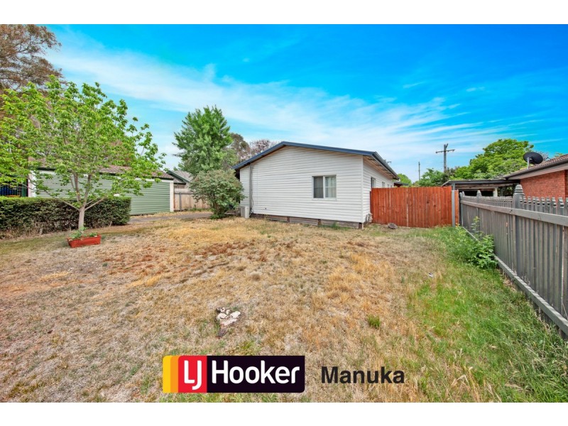 12 Marlee Place, Narrabundah ACT 2604