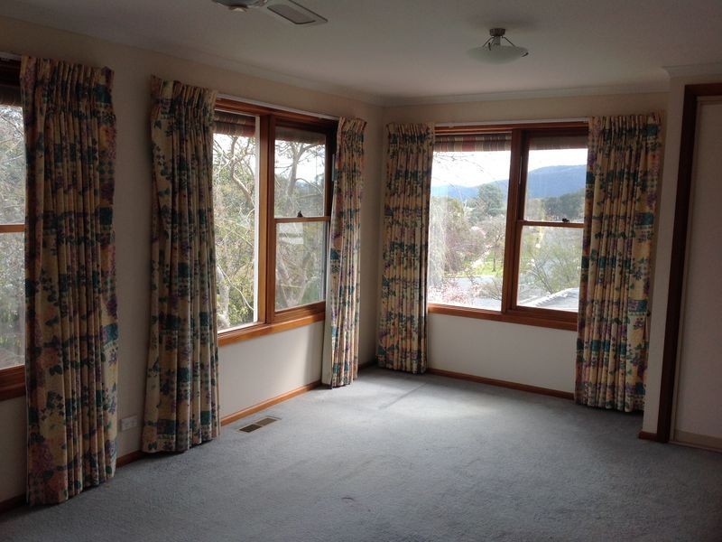 21 Fergusson Crescent, Deakin ACT 2600