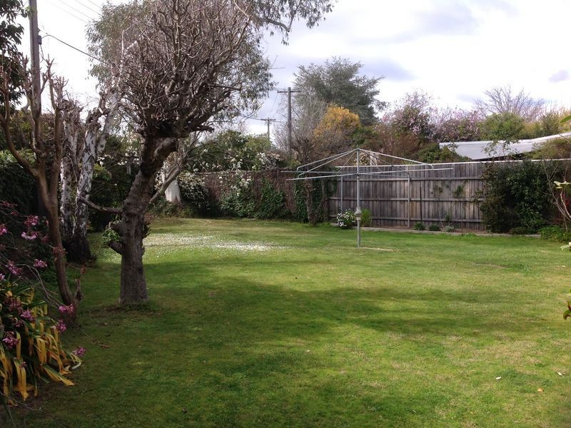 21 Fergusson Crescent, Deakin ACT 2600