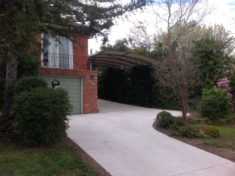 21 Fergusson Crescent, Deakin ACT 2600