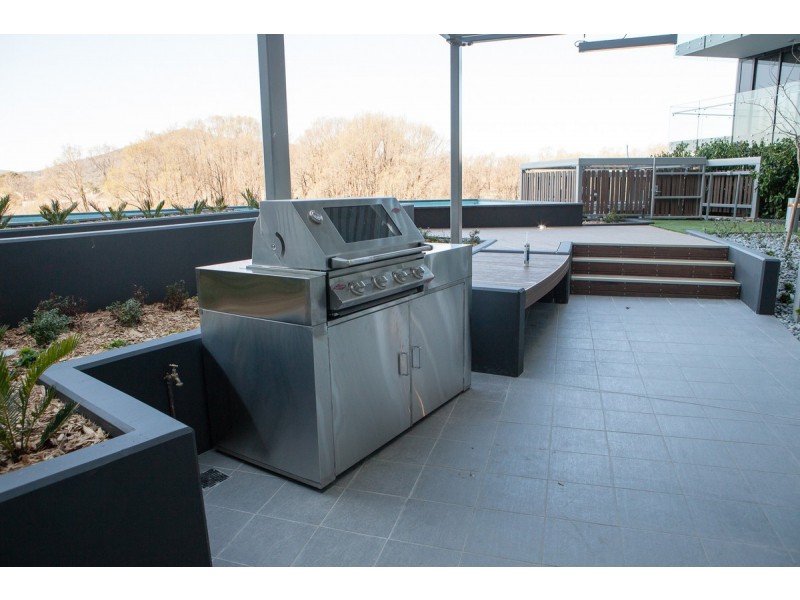 8/240 Bunda Street, City ACT 2601