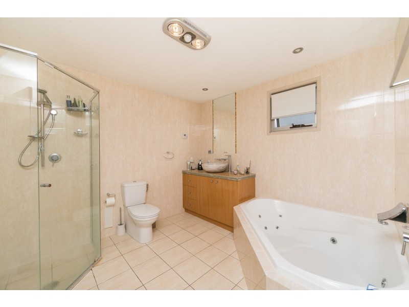 10 Fergusson Crescent, Deakin ACT 2600