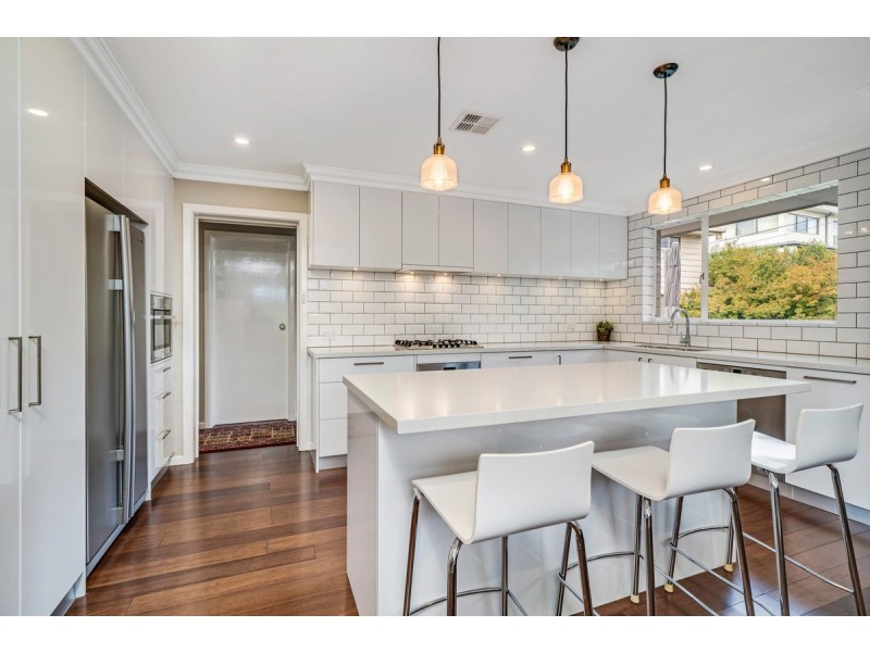 9 Hopetoun Circuit, Deakin ACT 2600