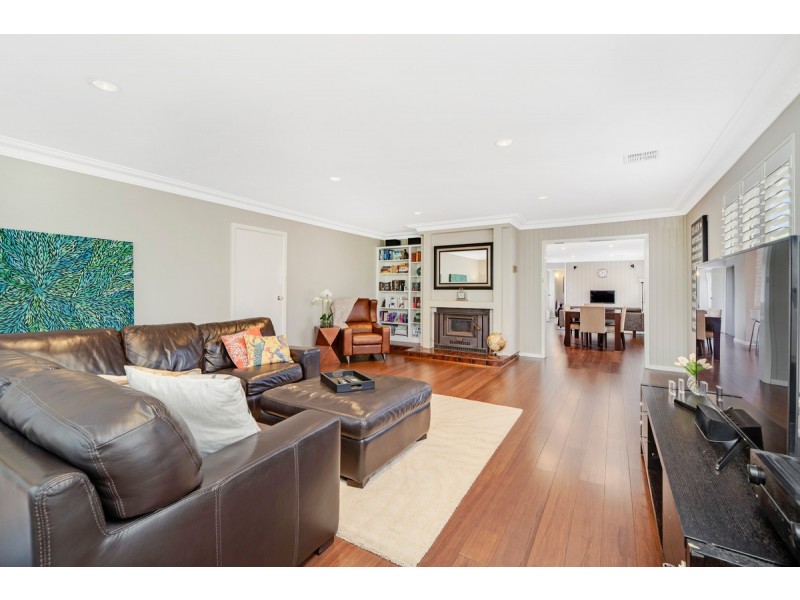9 Hopetoun Circuit, Deakin ACT 2600