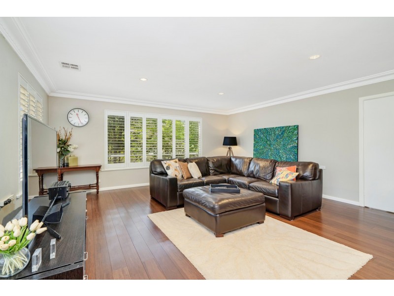 9 Hopetoun Circuit, Deakin ACT 2600