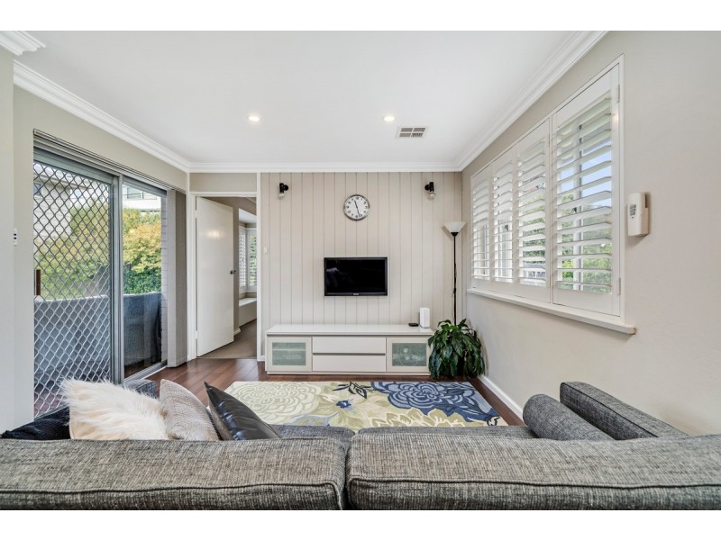 9 Hopetoun Circuit, Deakin ACT 2600