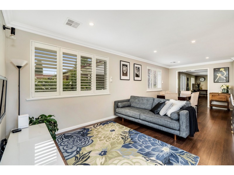 9 Hopetoun Circuit, Deakin ACT 2600