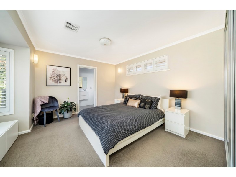 9 Hopetoun Circuit, Deakin ACT 2600