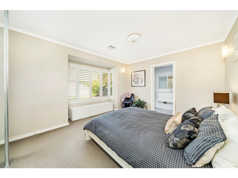 9 Hopetoun Circuit, Deakin ACT 2600