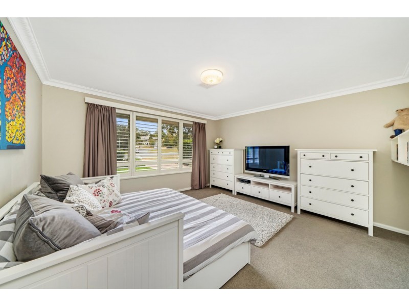 9 Hopetoun Circuit, Deakin ACT 2600