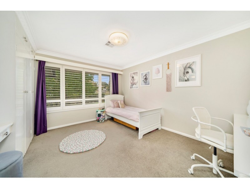 9 Hopetoun Circuit, Deakin ACT 2600