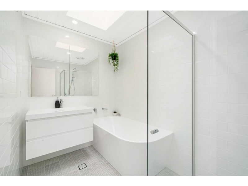 9 Hopetoun Circuit, Deakin ACT 2600