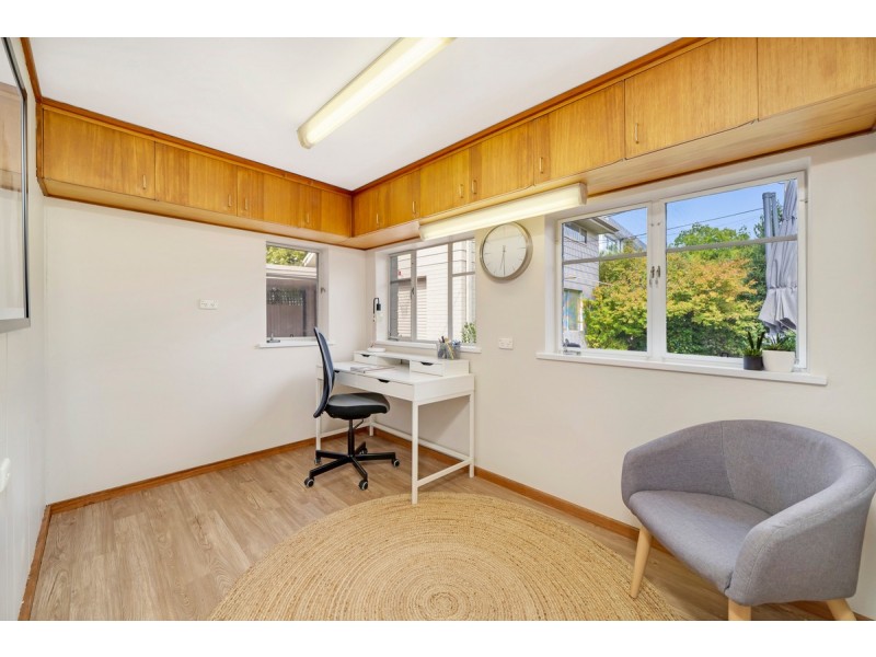 9 Hopetoun Circuit, Deakin ACT 2600
