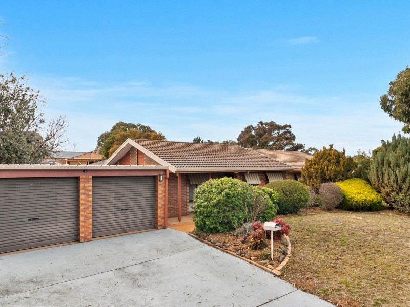 61 Summerville Crescent, Florey ACT 2615