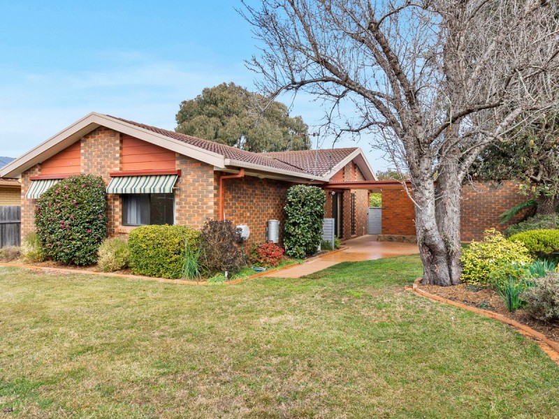 61 Summerville Crescent, Florey ACT 2615